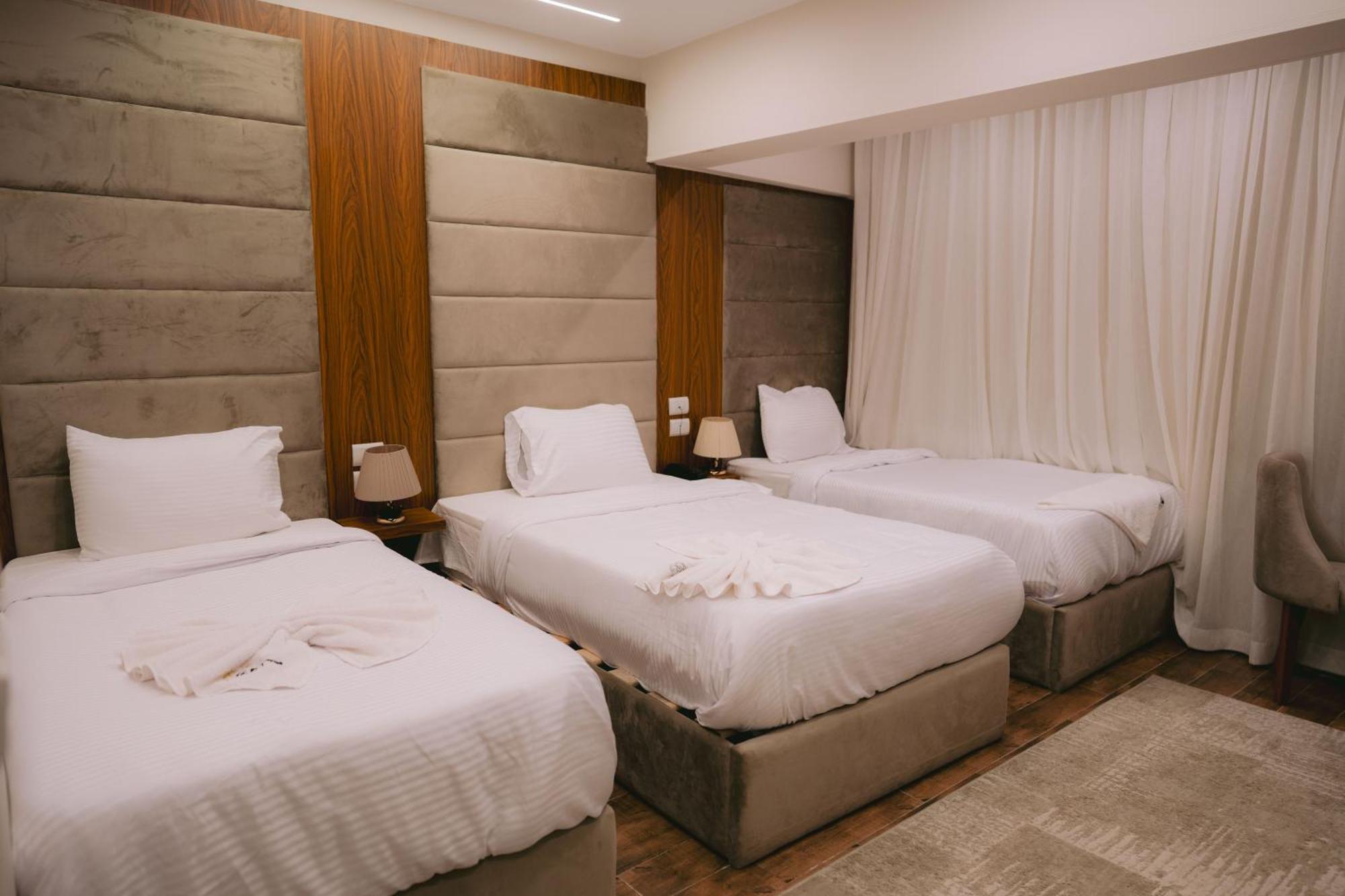 Tuya Pyramid Apartment View Kafrat al Jabal Exterior photo