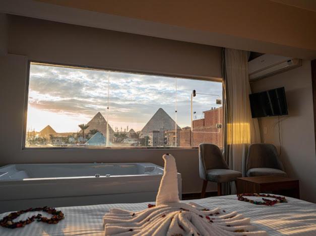 Tuya Pyramid Apartment View Kafrat al Jabal Exterior photo